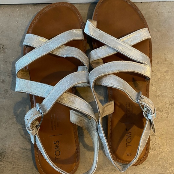 Toms silver gladiator sandals - Picture 3 of 3